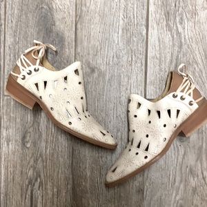 Musse & Cloud shoes brand new 7